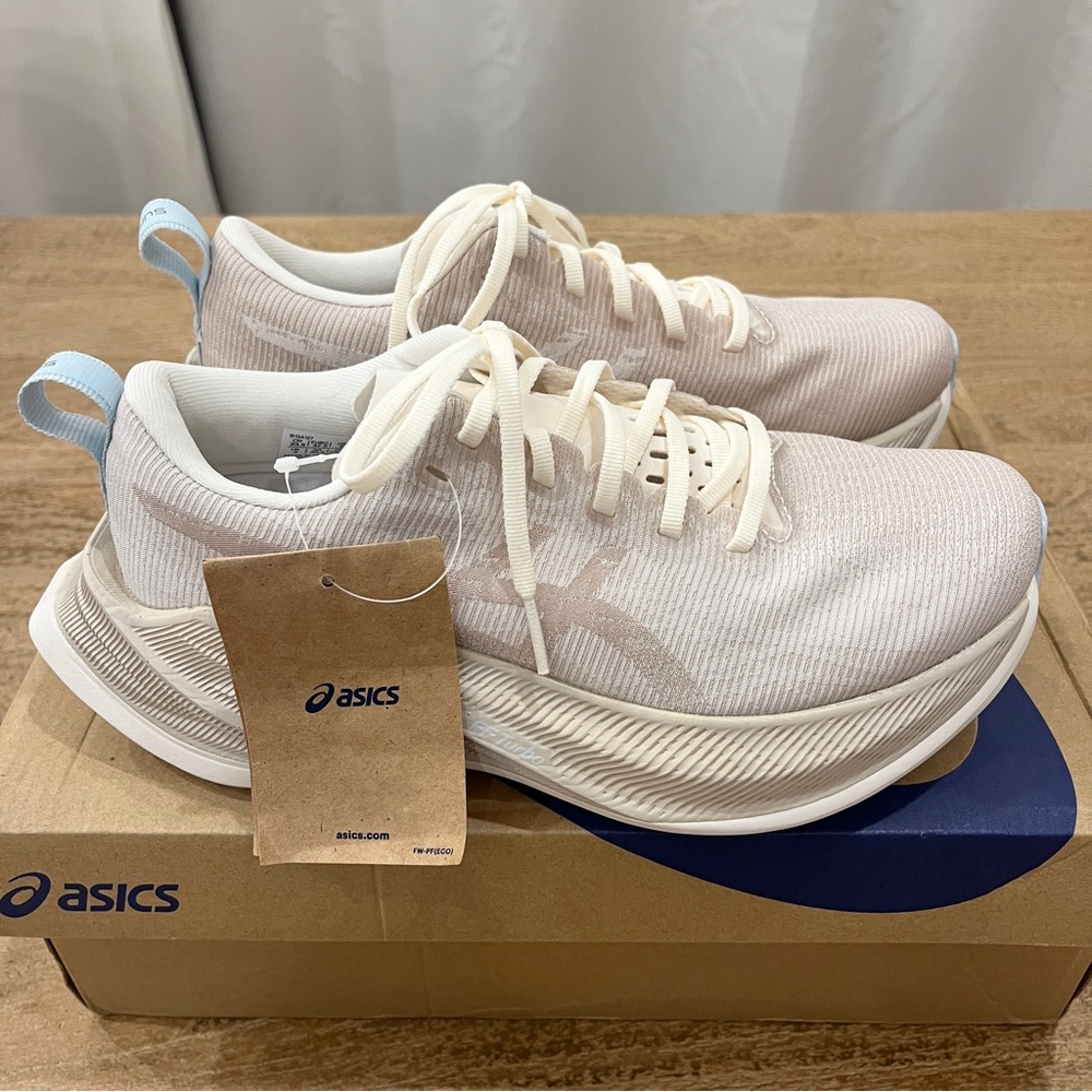 NWT Asics Superblast Running Shoes Cream/Mineral Beige US 6.5 W